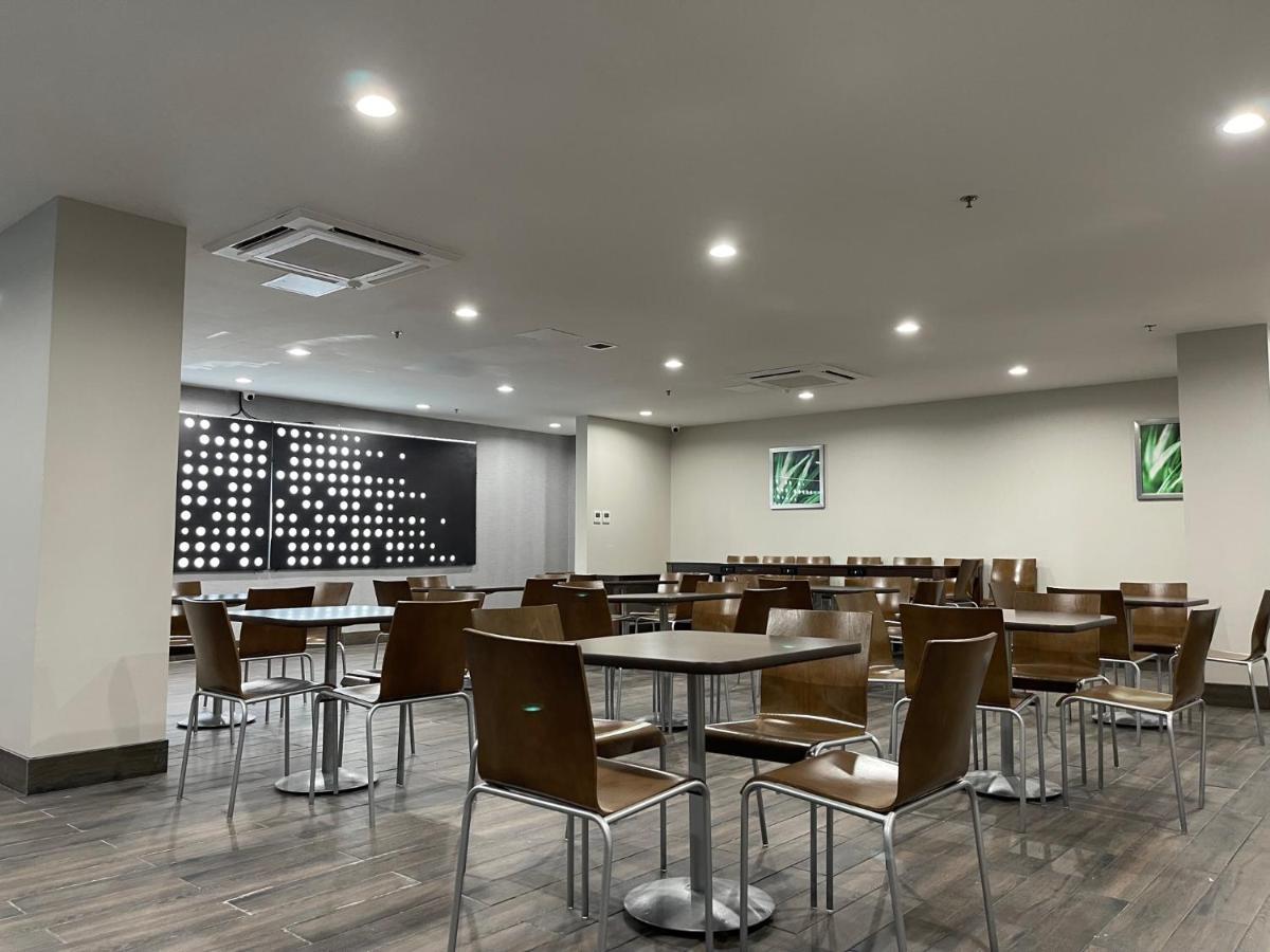 Days Inn By Wyndham Bronx Nyc New York Kültér fotó