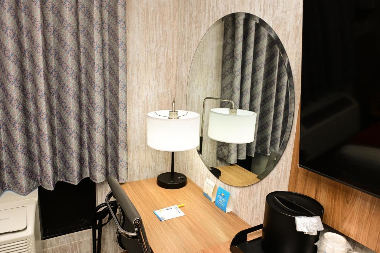 Days Inn By Wyndham Bronx Nyc New York Kültér fotó